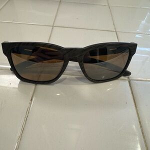 Oakley Men’s Sunglasses. Cray Camo. Polarized. NWOT